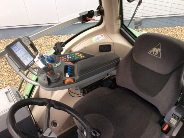 Fendt 824 Vario S4 Profi - Tractor: foto 3 Fendt 824 Vario S4 Profi - Tractor: foto 3