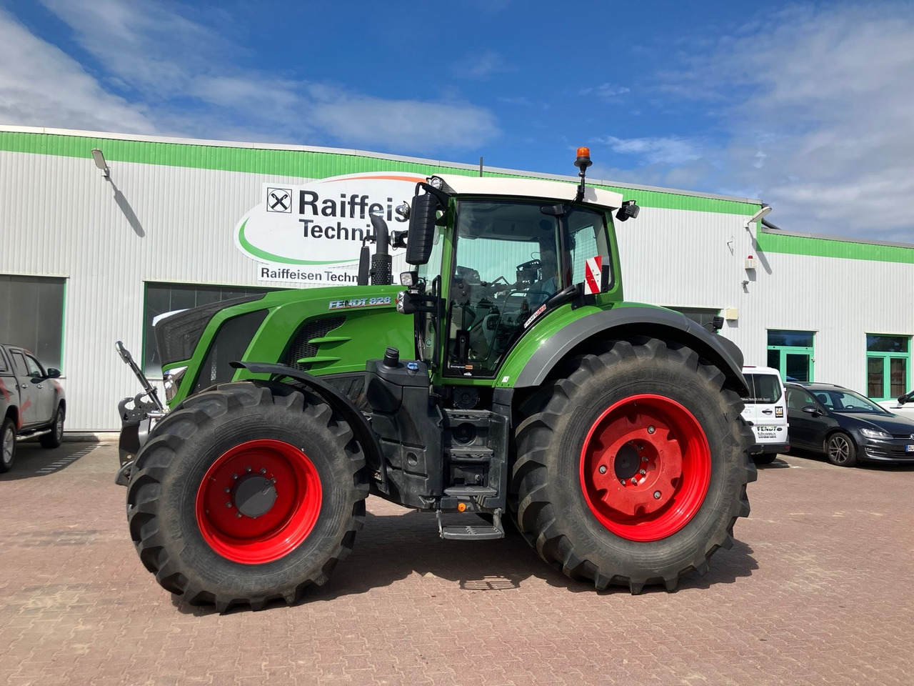 Fendt 828 Vario S4 Profi Plus - Tractor: foto 1 Fendt 828 Vario S4 Profi Plus - Tractor: foto 1