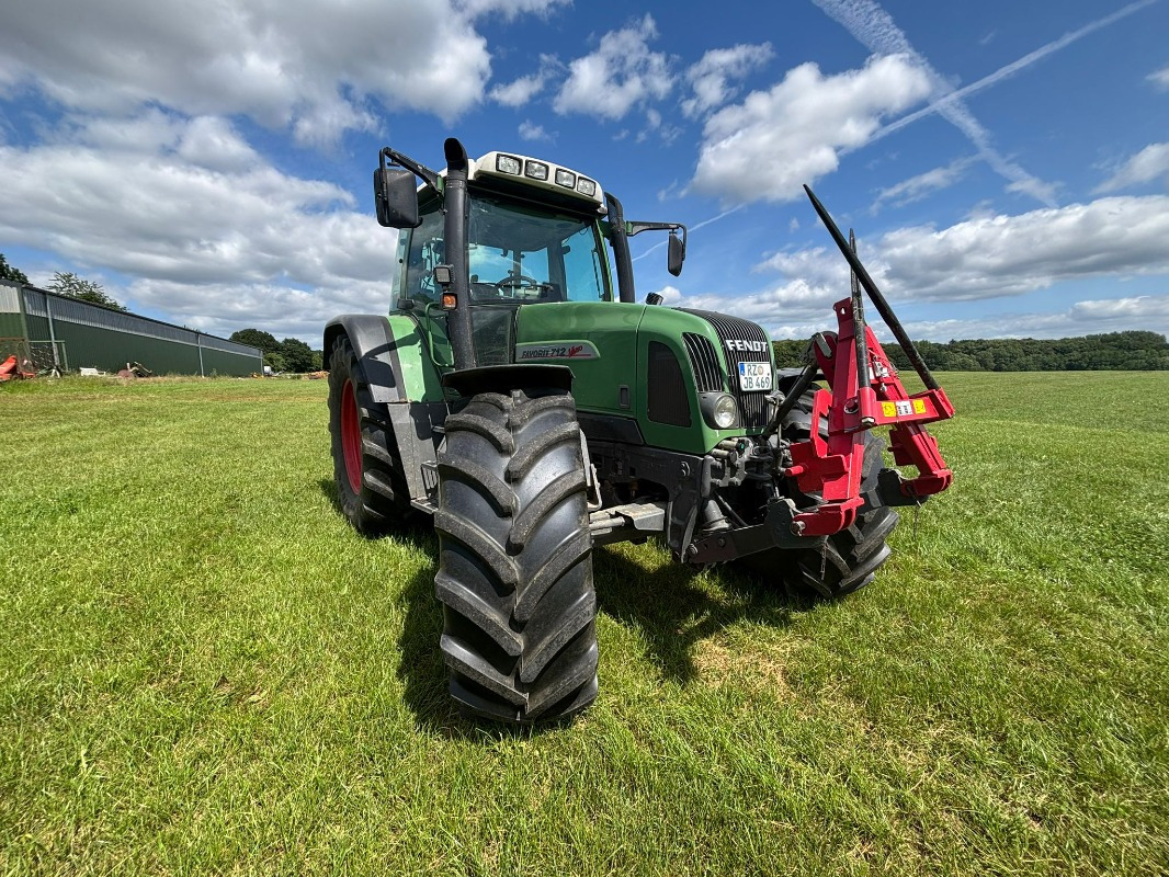 Fendt Favorit 712 Vario - Tractor: foto 2 Fendt Favorit 712 Vario - Tractor: foto 2