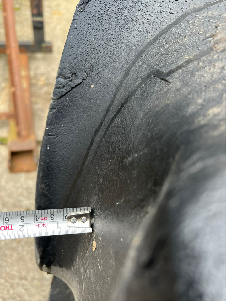 Goodyear 20.8R42,BKT 460/85R30 Zwillinge - Neumáticos y llantas: foto 3 Goodyear 20.8R42,BKT 460/85R30 Zwillinge - Neumáticos y llantas: foto 3