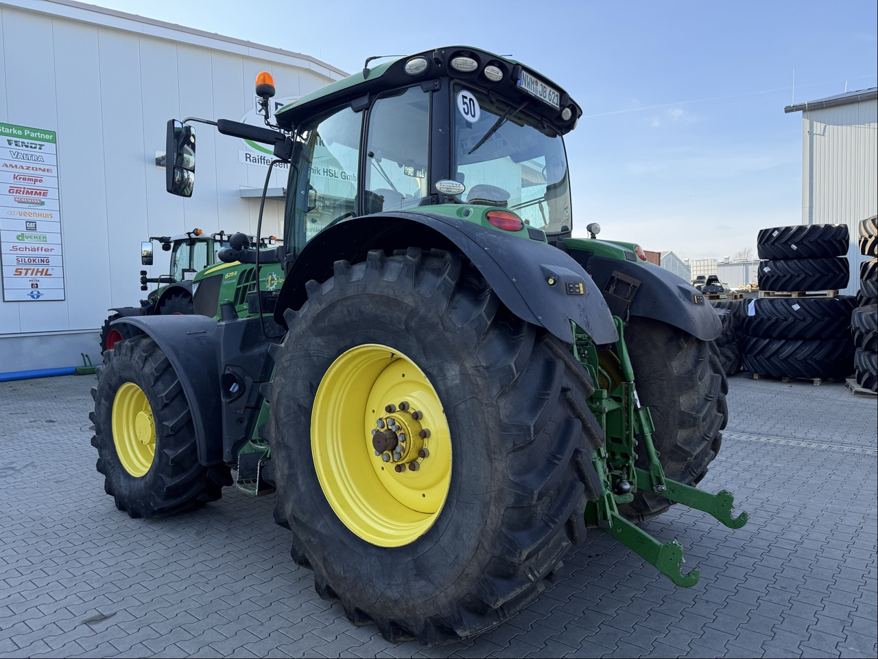 John Deere 6215R AutoPower - Tractor: foto 3 John Deere 6215R AutoPower - Tractor: foto 3