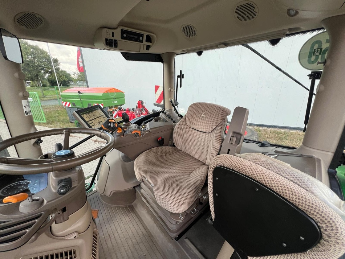 John Deere 7310 R - Tractor: foto 2 John Deere 7310 R - Tractor: foto 2