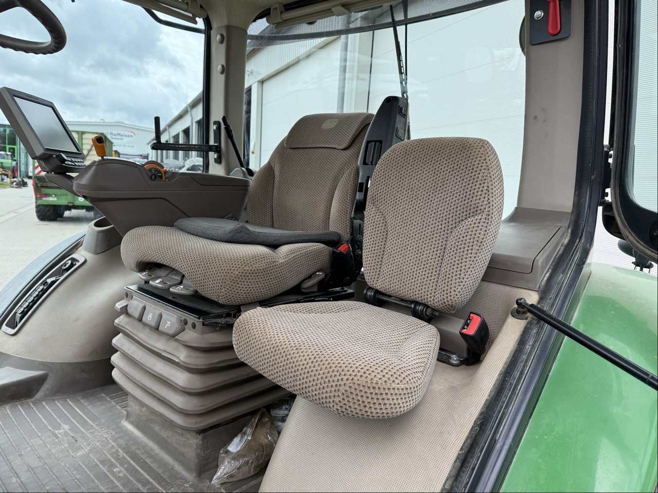 John Deere 7310R E23 - Tractor: foto 2 John Deere 7310R E23 - Tractor: foto 2