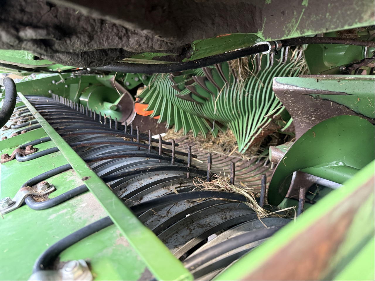 Krone Comprima CV150 XC Presskombina - Maquinaria de henificación: foto 4 Krone Comprima CV150 XC Presskombina - Maquinaria de henificación: foto 4