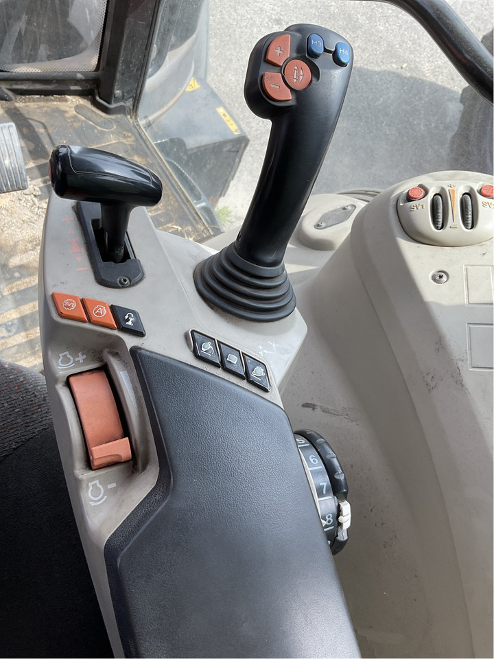 Tractor Massey Ferguson 6614 Dyna 6: foto 8 Tractor Massey Ferguson 6614 Dyna 6: foto 8