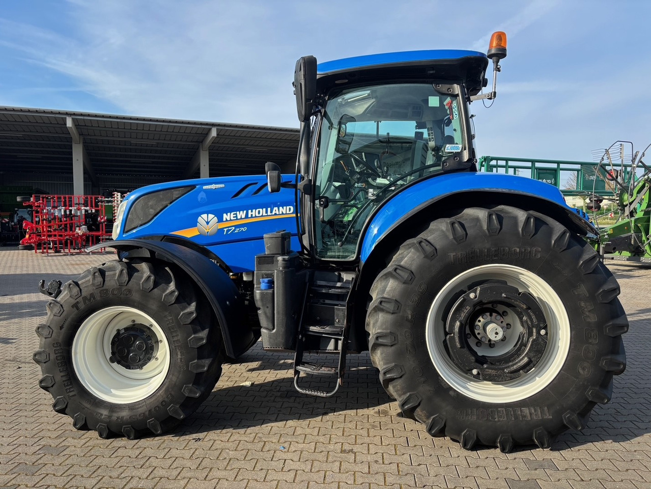 New Holland T 7.270 AC - Tractor: foto 1 New Holland T 7.270 AC - Tractor: foto 1