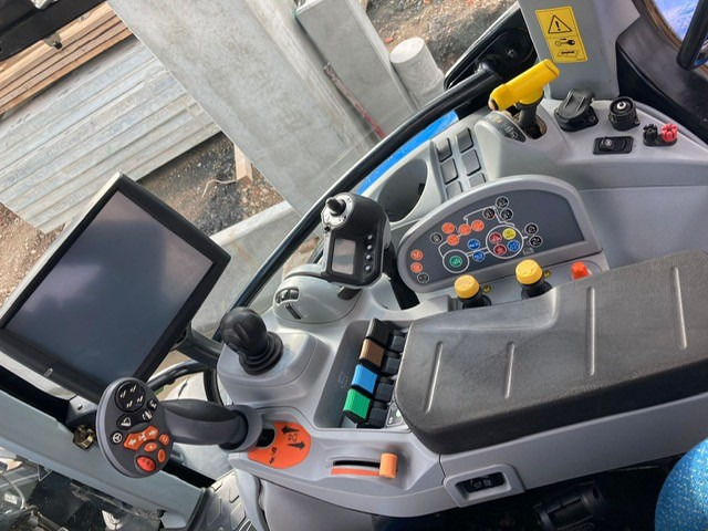 New Holland T7.200 Autocommand - Tractor: foto 3 New Holland T7.200 Autocommand - Tractor: foto 3