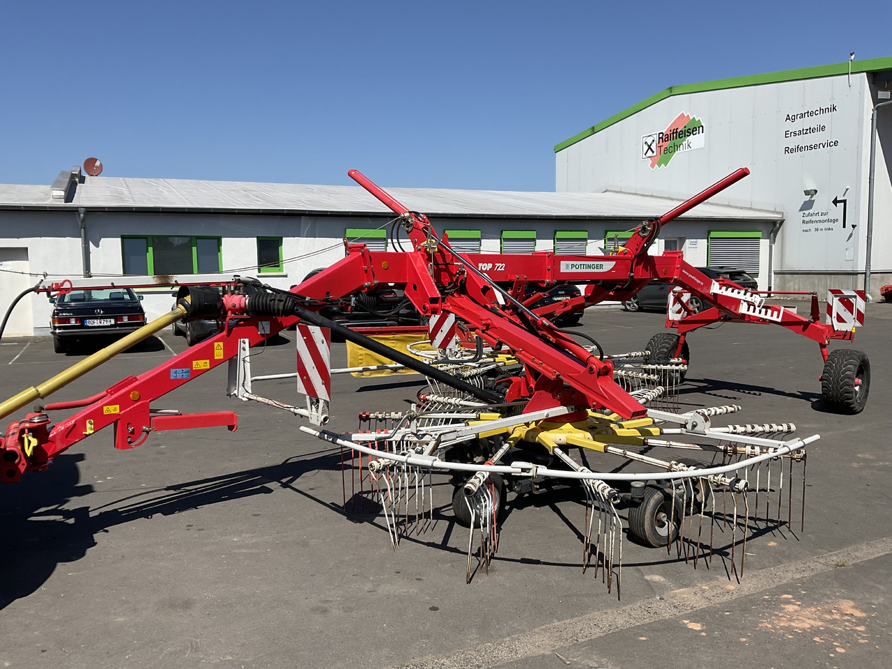 Pöttinger Top 722 Seitenschwader - Henificadora: foto 1 Pöttinger Top 722 Seitenschwader - Henificadora: foto 1