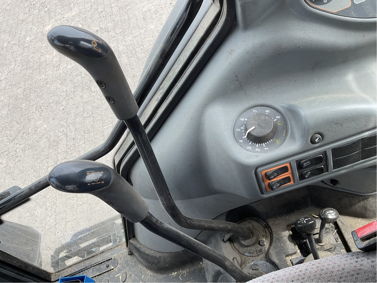 Valtra A 93 - Tractor: foto 4 Valtra A 93 - Tractor: foto 4