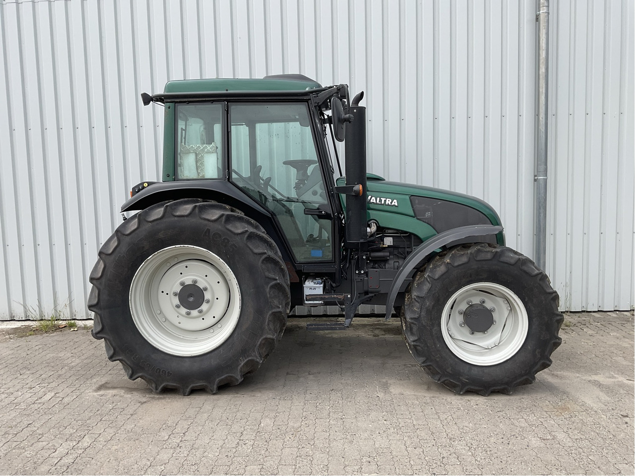 Valtra A 93 - Tractor: foto 1 Valtra A 93 - Tractor: foto 1