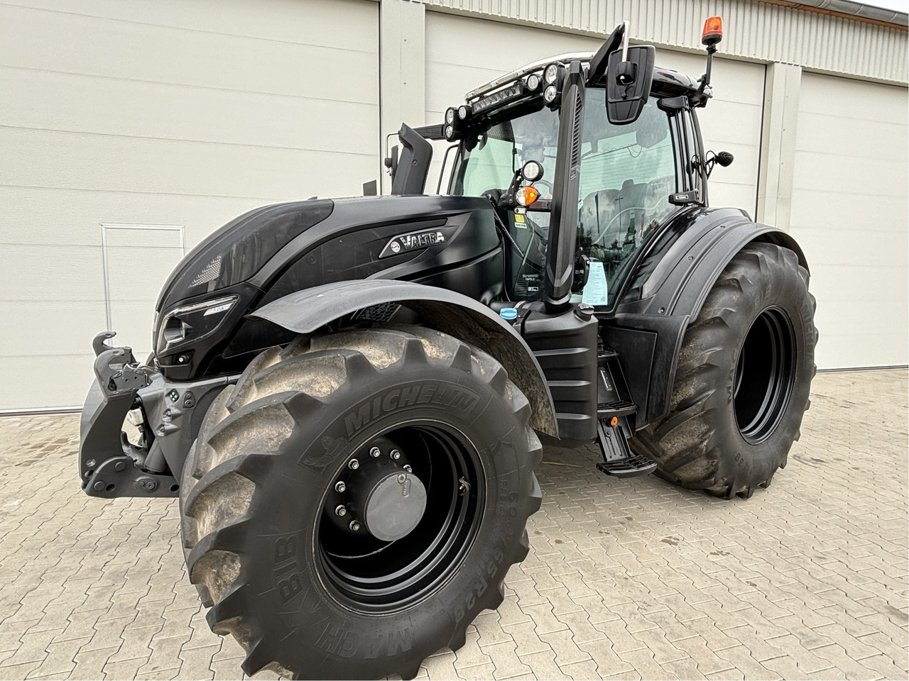 Valtra T 254 V Smart Touch MR19 - Tractor: foto 1 Valtra T 254 V Smart Touch MR19 - Tractor: foto 1