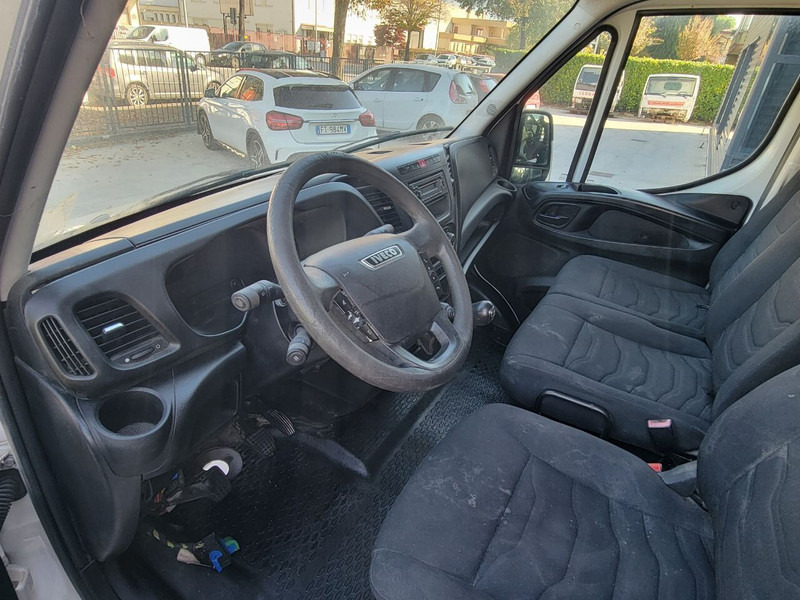 Iveco DAILY E6 - Cabina e interior para Camión: foto 2 Iveco DAILY E6 - Cabina e interior para Camión: foto 2