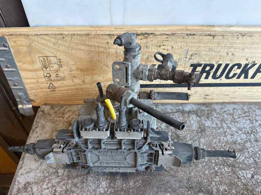 DAF VALVE 1519383 - Válvula de freno para Camión: foto 1 DAF VALVE 1519383 - Válvula de freno para Camión: foto 1