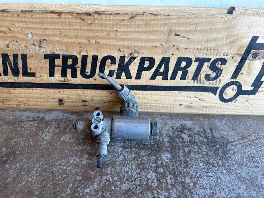 EKERI WABCO VALVE 4721726000 - Válvula para Remolque: foto 1 EKERI WABCO VALVE 4721726000 - Válvula para Remolque: foto 1