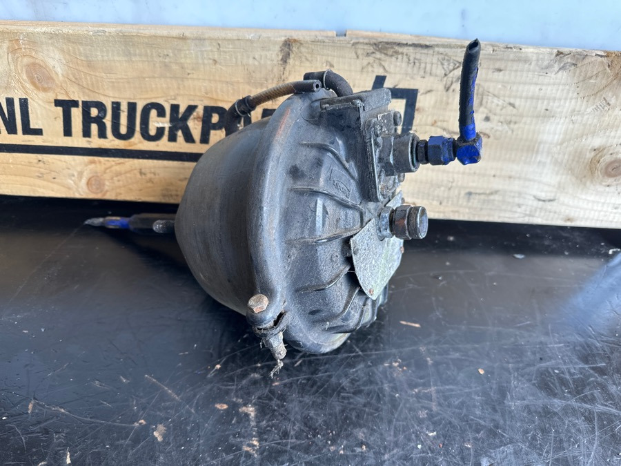 FORD CARGO BRAKE VALVE - Válvula de freno para Camión: foto 1 FORD CARGO BRAKE VALVE - Válvula de freno para Camión: foto 1