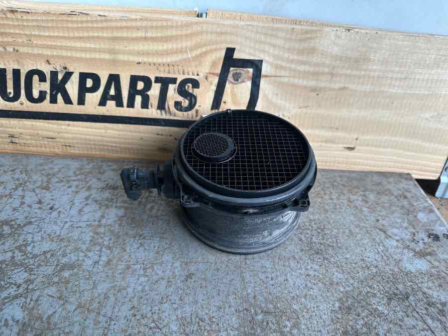 MAN AIR MASS FILTER HOUSE 81.09413-7010 - Filtro de aire: foto 2 MAN AIR MASS FILTER HOUSE 81.09413-7010 - Filtro de aire: foto 2