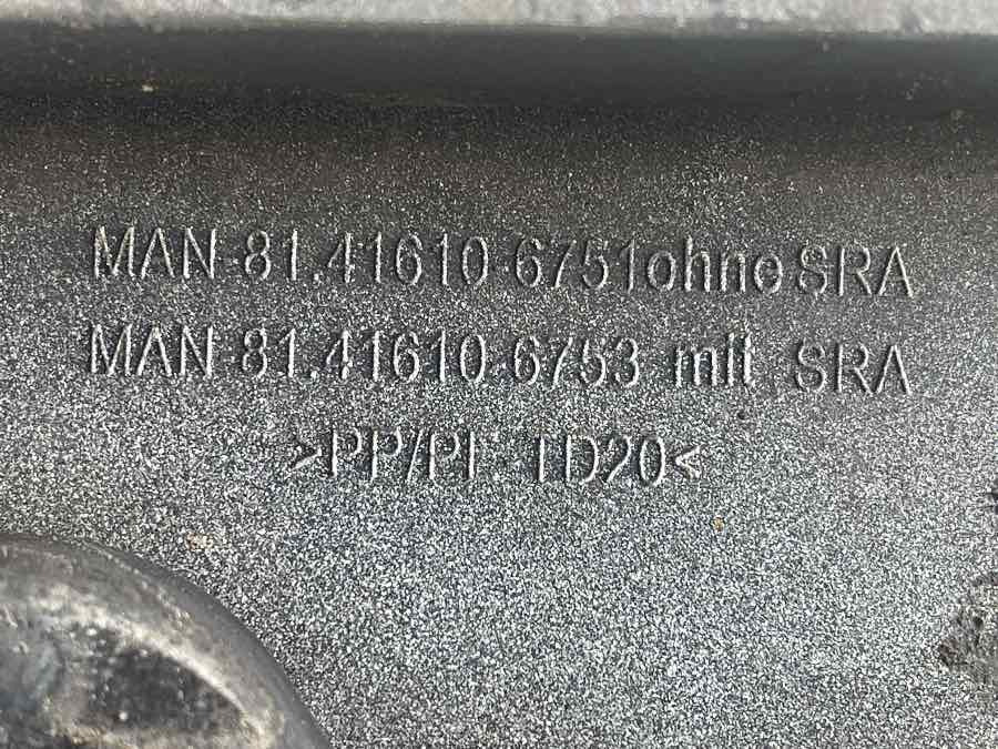 MAN BUMPER CORNER 81.41610-6751 - Carrocería y exterior para Camión: foto 2 MAN BUMPER CORNER 81.41610-6751 - Carrocería y exterior para Camión: foto 2