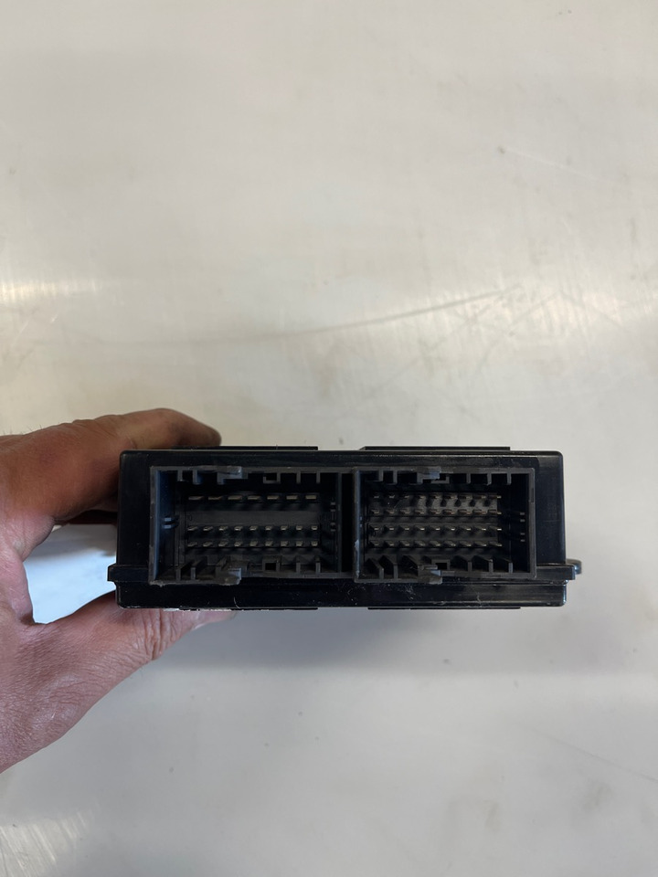 MAN ECU 81.25814-7011 - Sistema eléctrico para Camión: foto 2 MAN ECU 81.25814-7011 - Sistema eléctrico para Camión: foto 2