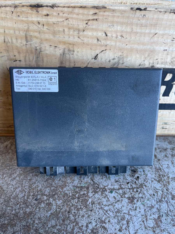 MAN ECU 81.25815-7024 - Sistema eléctrico para Camión: foto 1 MAN ECU 81.25815-7024 - Sistema eléctrico para Camión: foto 1
