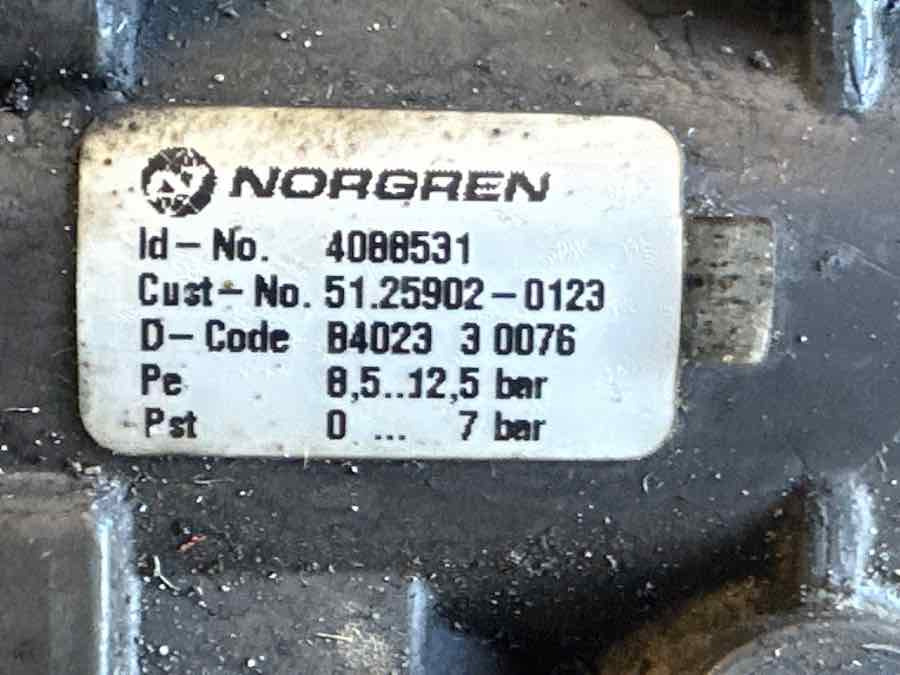 MAN VALVE 51.25902-0123 - Válvula de freno para Camión: foto 2 MAN VALVE 51.25902-0123 - Válvula de freno para Camión: foto 2