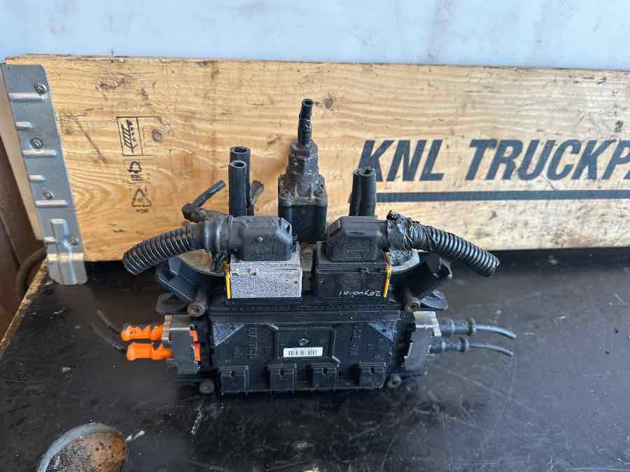 MERCEDES BRAKE VALVE A0004294224 - Válvula de freno para Autobús: foto 2 MERCEDES BRAKE VALVE A0004294224 - Válvula de freno para Autobús: foto 2