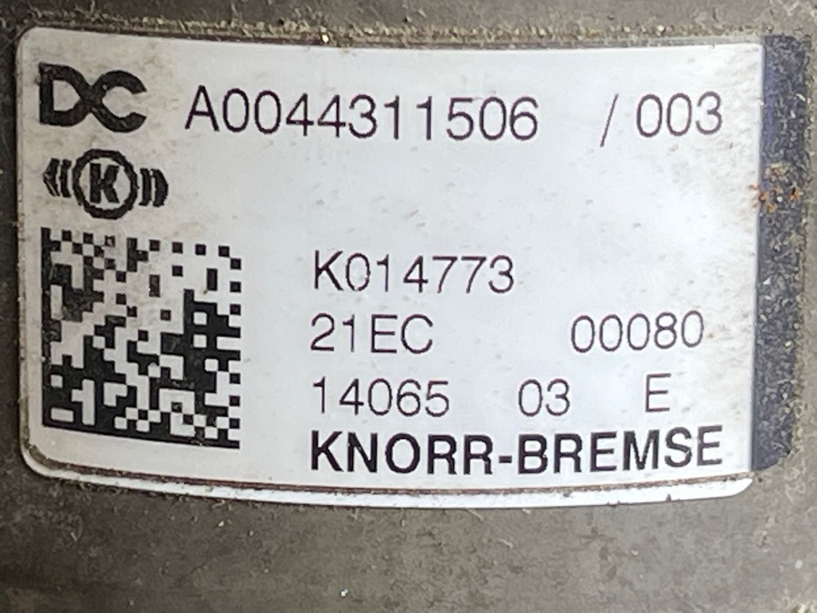 MERCEDES BRAKE VALVE A0044311506 - Válvula de freno para Camión: foto 3 MERCEDES BRAKE VALVE A0044311506 - Válvula de freno para Camión: foto 3