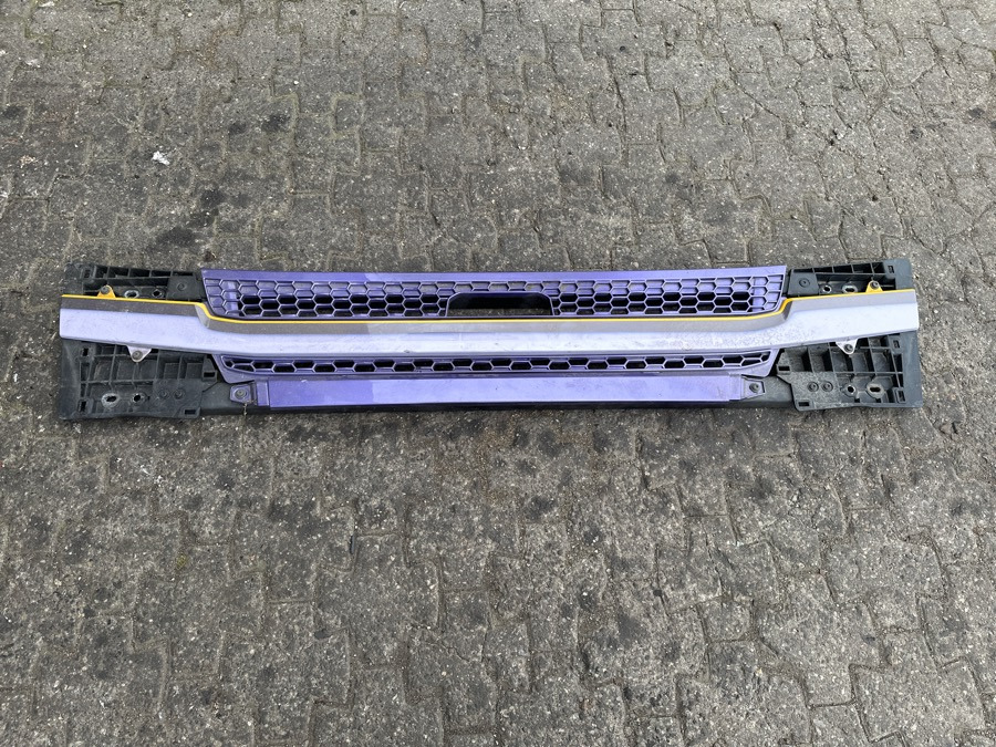 SCANIA NGR GRILL LOWER - Carrocería y exterior para Camión: foto 1 SCANIA NGR GRILL LOWER - Carrocería y exterior para Camión: foto 1