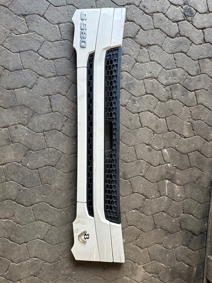 SCANIA NGR GRILL LOWER - Carrocería y exterior para Camión: foto 1 SCANIA NGR GRILL LOWER - Carrocería y exterior para Camión: foto 1