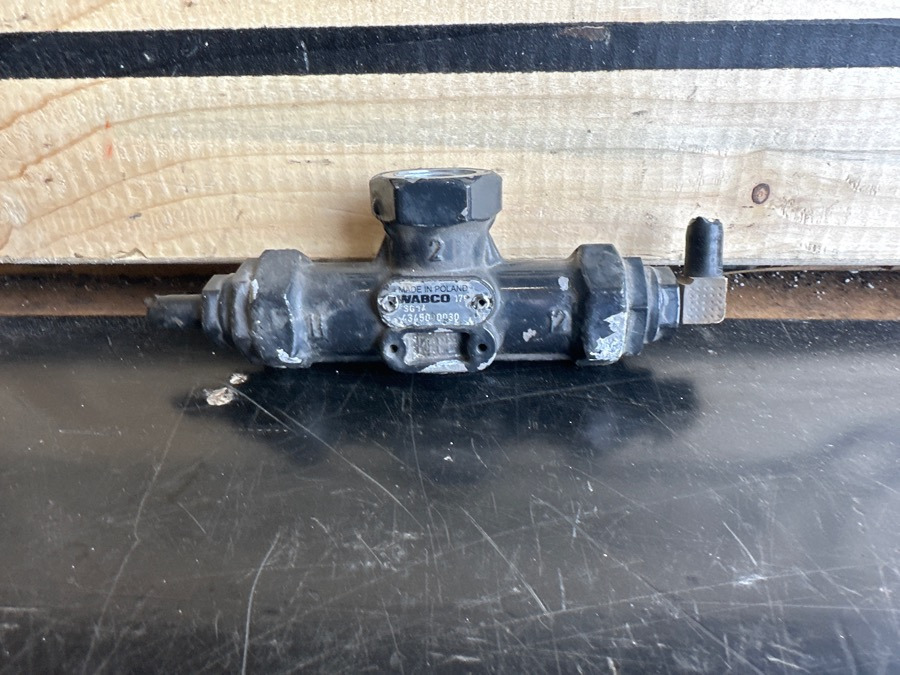 VALVE WABCO 4345000030 - Válvula de freno para Camión: foto 1 VALVE WABCO 4345000030 - Válvula de freno para Camión: foto 1