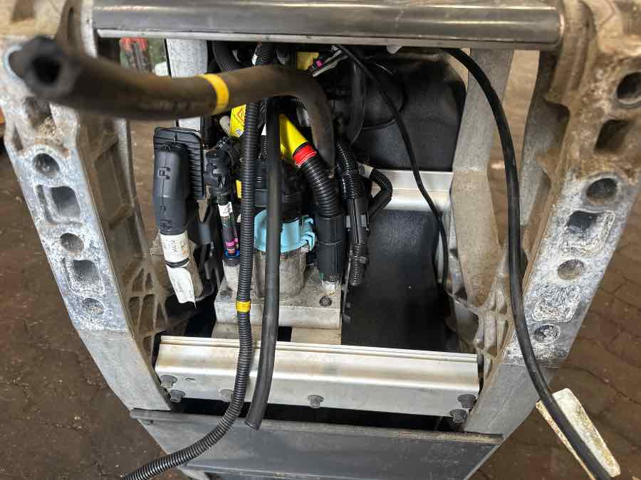 VOLVO ADBLUE TANK COMPLETE WITH PUMP 21645367 - Procesamiento de combustible para Camión: foto 3 VOLVO ADBLUE TANK COMPLETE WITH PUMP 21645367 - Procesamiento de combustible para Camión: foto 3