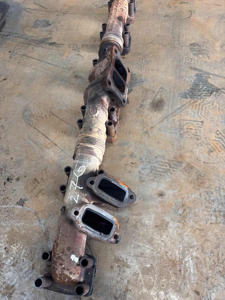 VOLVO D16 MANIFOLD 22353859 - Motor y piezas para Camión: foto 2 VOLVO D16 MANIFOLD 22353859 - Motor y piezas para Camión: foto 2