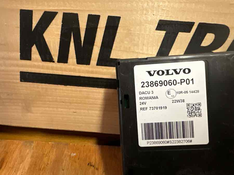 VOLVO ECU 23869060 - Sistema eléctrico para Camión: foto 2 VOLVO ECU 23869060 - Sistema eléctrico para Camión: foto 2