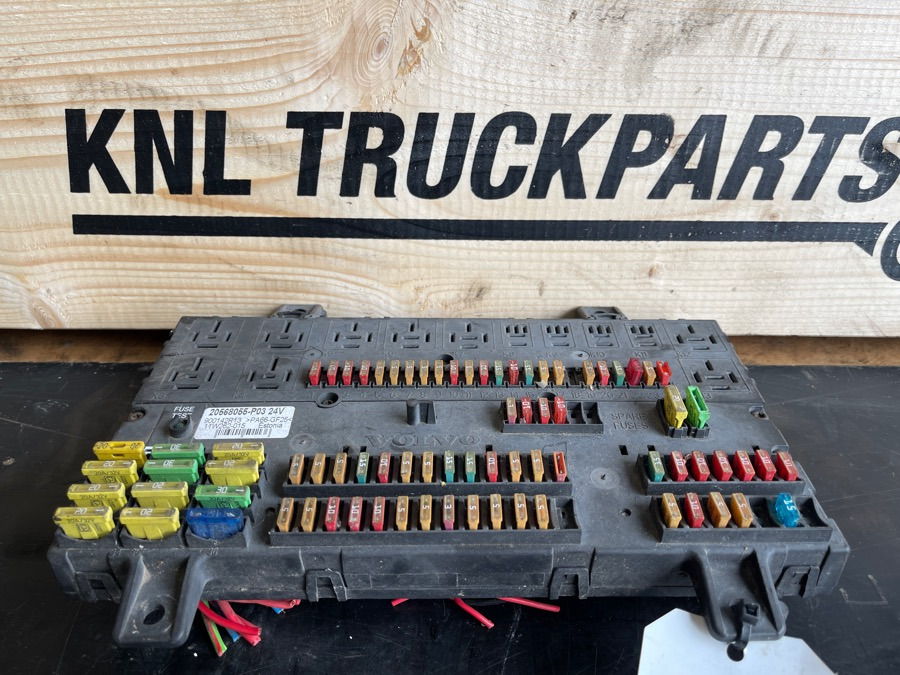 VOLVO FUSE AND RELAY CENTRE 20568055 - Sistema eléctrico para Camión: foto 1 VOLVO FUSE AND RELAY CENTRE 20568055 - Sistema eléctrico para Camión: foto 1