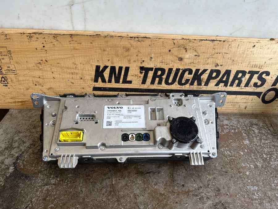 VOLVO INSTRUMENT ECU 23595812 - Cabina e interior para Camión: foto 2 VOLVO INSTRUMENT ECU 23595812 - Cabina e interior para Camión: foto 2