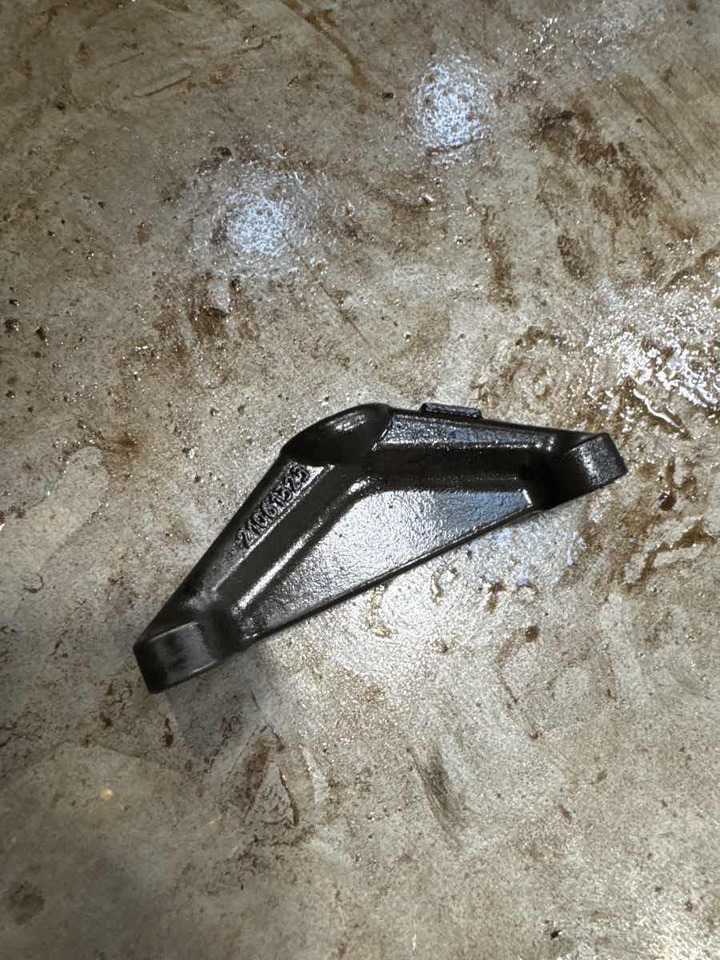 VOLVO VALVE BRIDGE 21061323 - Motor y piezas para Camión: foto 1 VOLVO VALVE BRIDGE 21061323 - Motor y piezas para Camión: foto 1