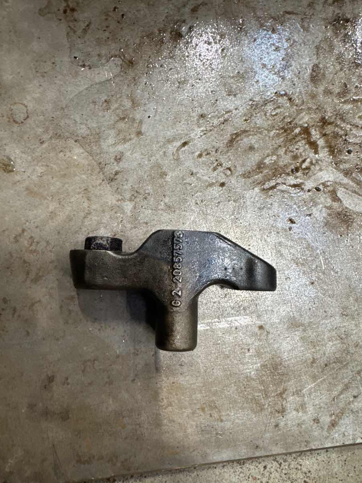 VOLVO VALVE YOKE 20857578 - Motor y piezas para Camión: foto 1 VOLVO VALVE YOKE 20857578 - Motor y piezas para Camión: foto 1