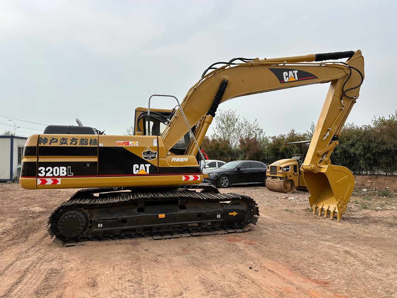CAT 320BL - Excavadora de cadenas: foto 1 CAT 320BL - Excavadora de cadenas: foto 1