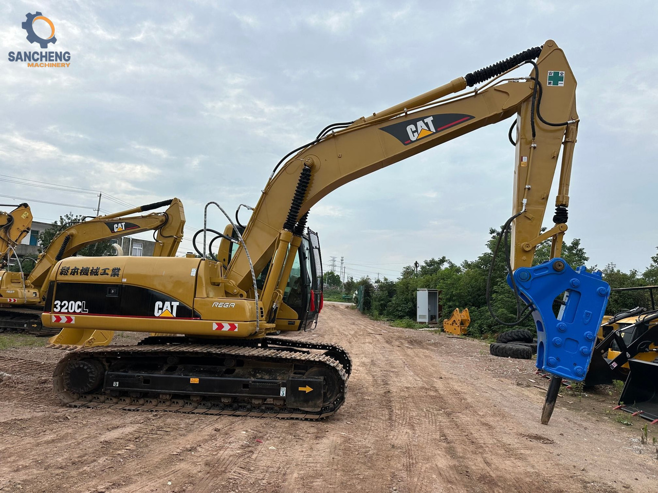 CAT 320CL with hammer - Excavadora de cadenas: foto 2 CAT 320CL with hammer - Excavadora de cadenas: foto 2
