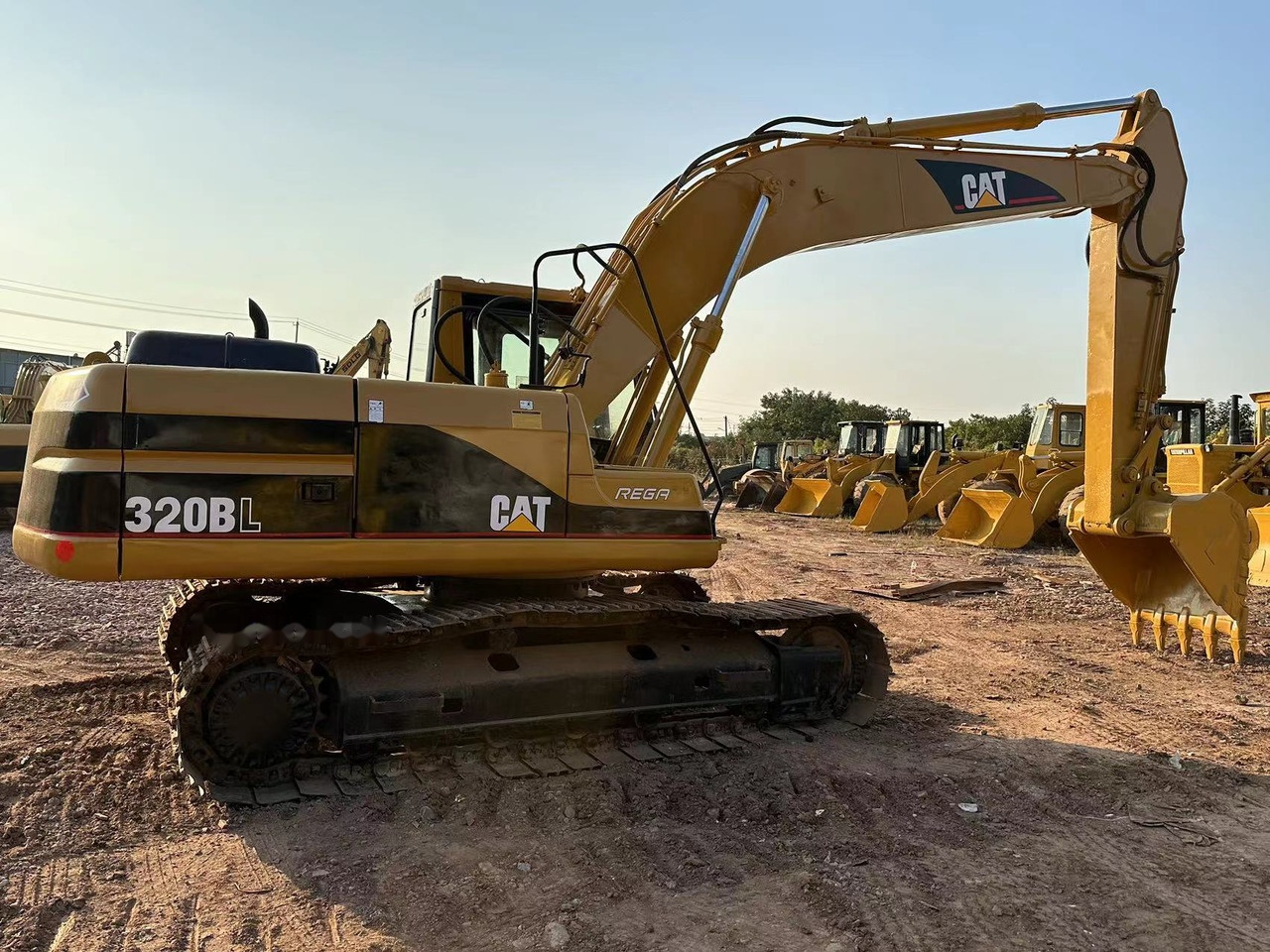CATERPILLAR 320BL - Excavadora de cadenas: foto 4 CATERPILLAR 320BL - Excavadora de cadenas: foto 4
