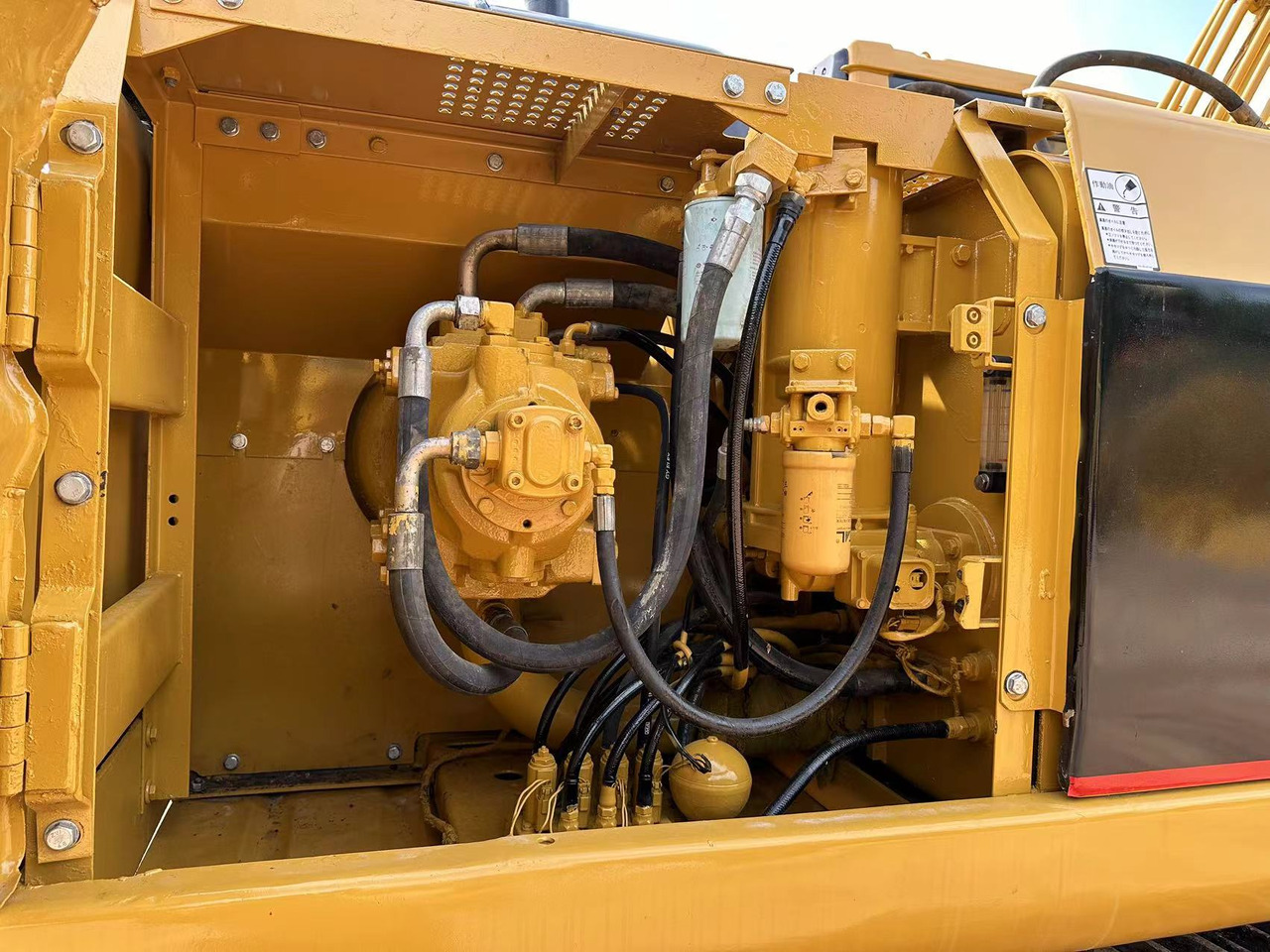 Excavadora de cadenas CATERPILLAR 320BL: foto 8