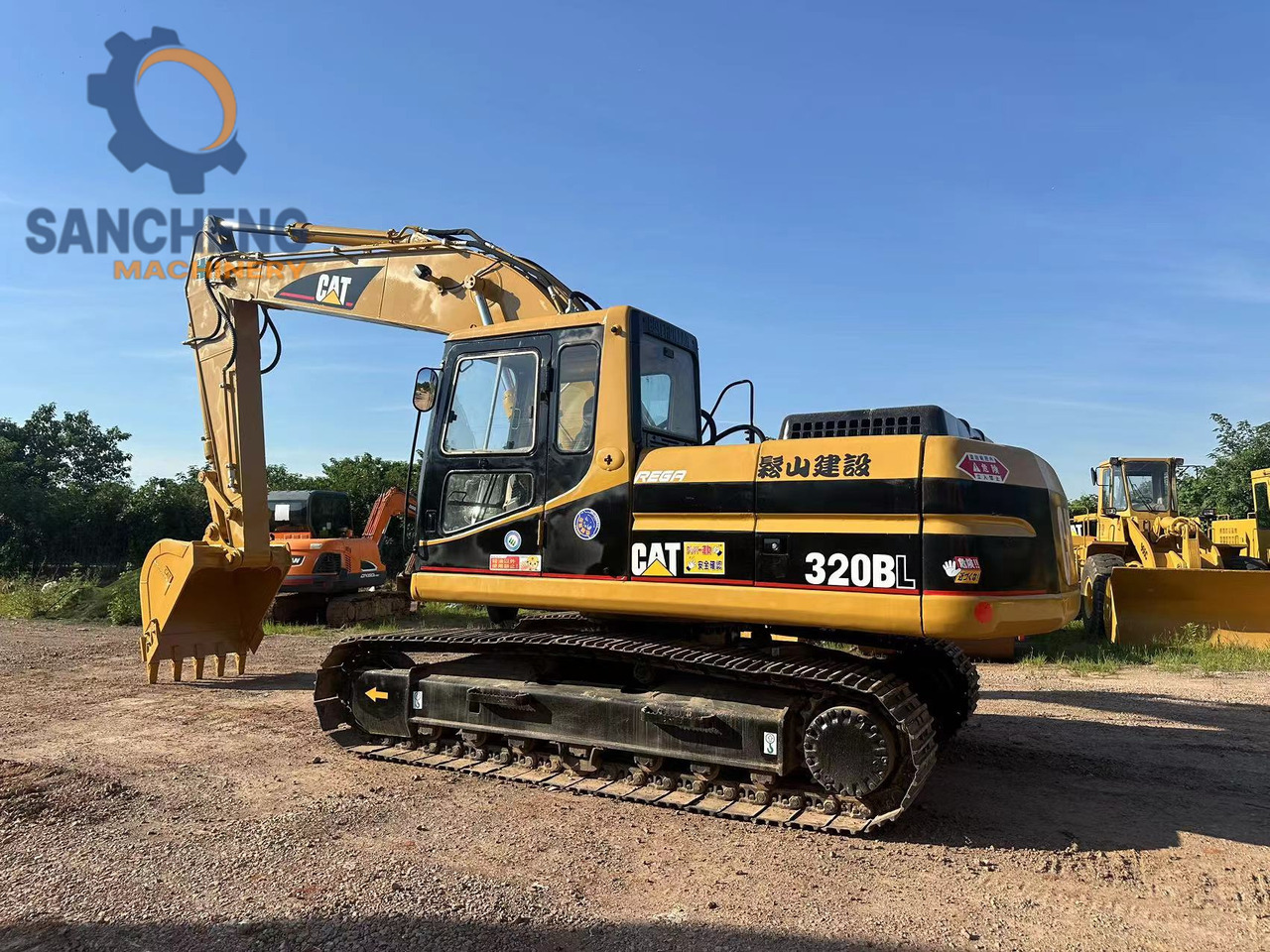 CATERPILLAR 320BL - Excavadora de cadenas: foto 2 CATERPILLAR 320BL - Excavadora de cadenas: foto 2