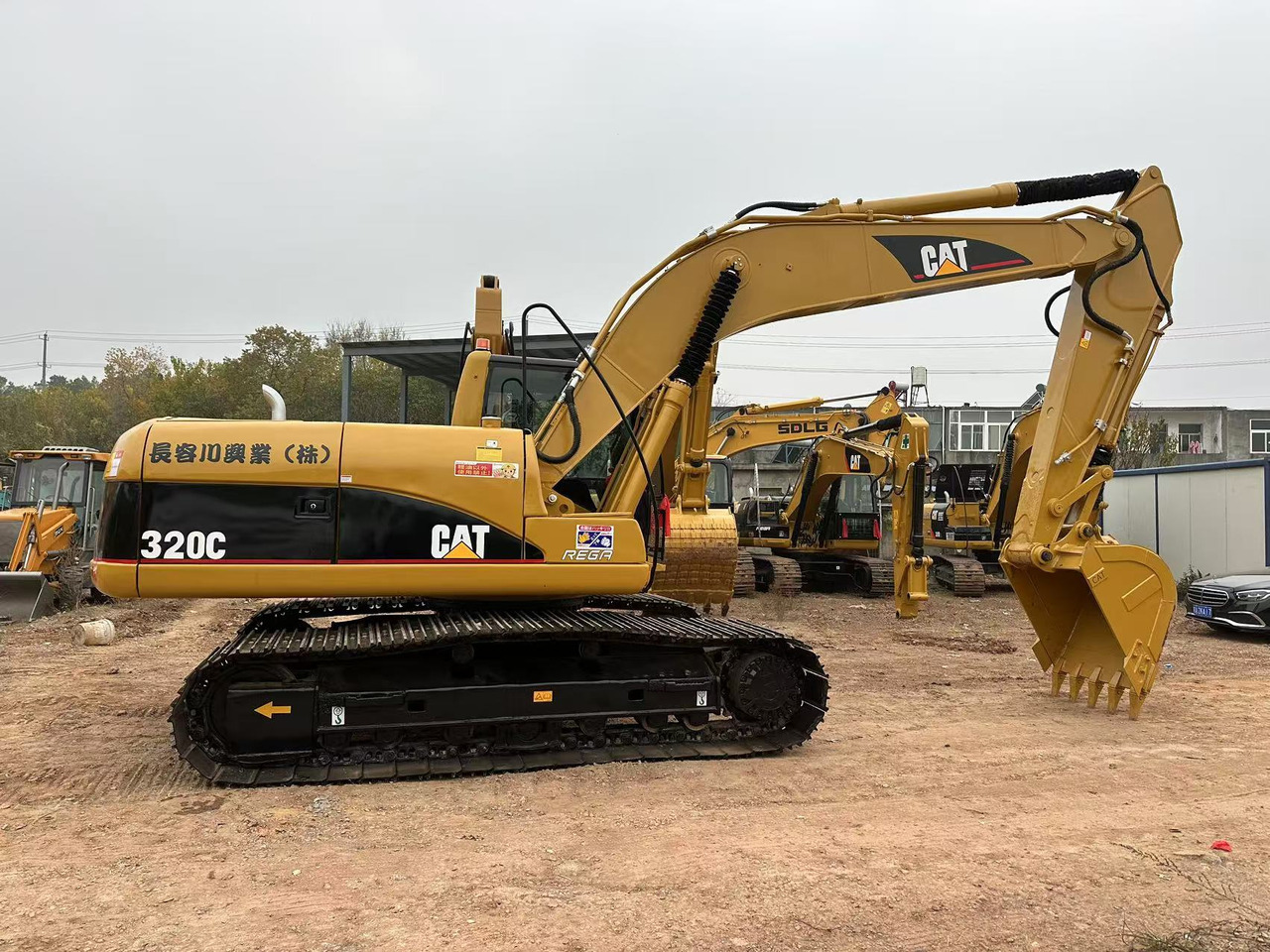 CATERPILLAR 320CL - Excavadora de cadenas: foto 1 CATERPILLAR 320CL - Excavadora de cadenas: foto 1