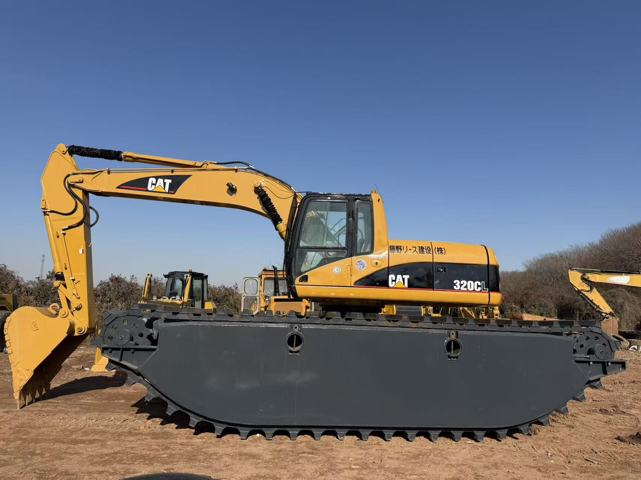 CATERPILLAR 320CL - Excavadora anfibia: foto 1 CATERPILLAR 320CL - Excavadora anfibia: foto 1