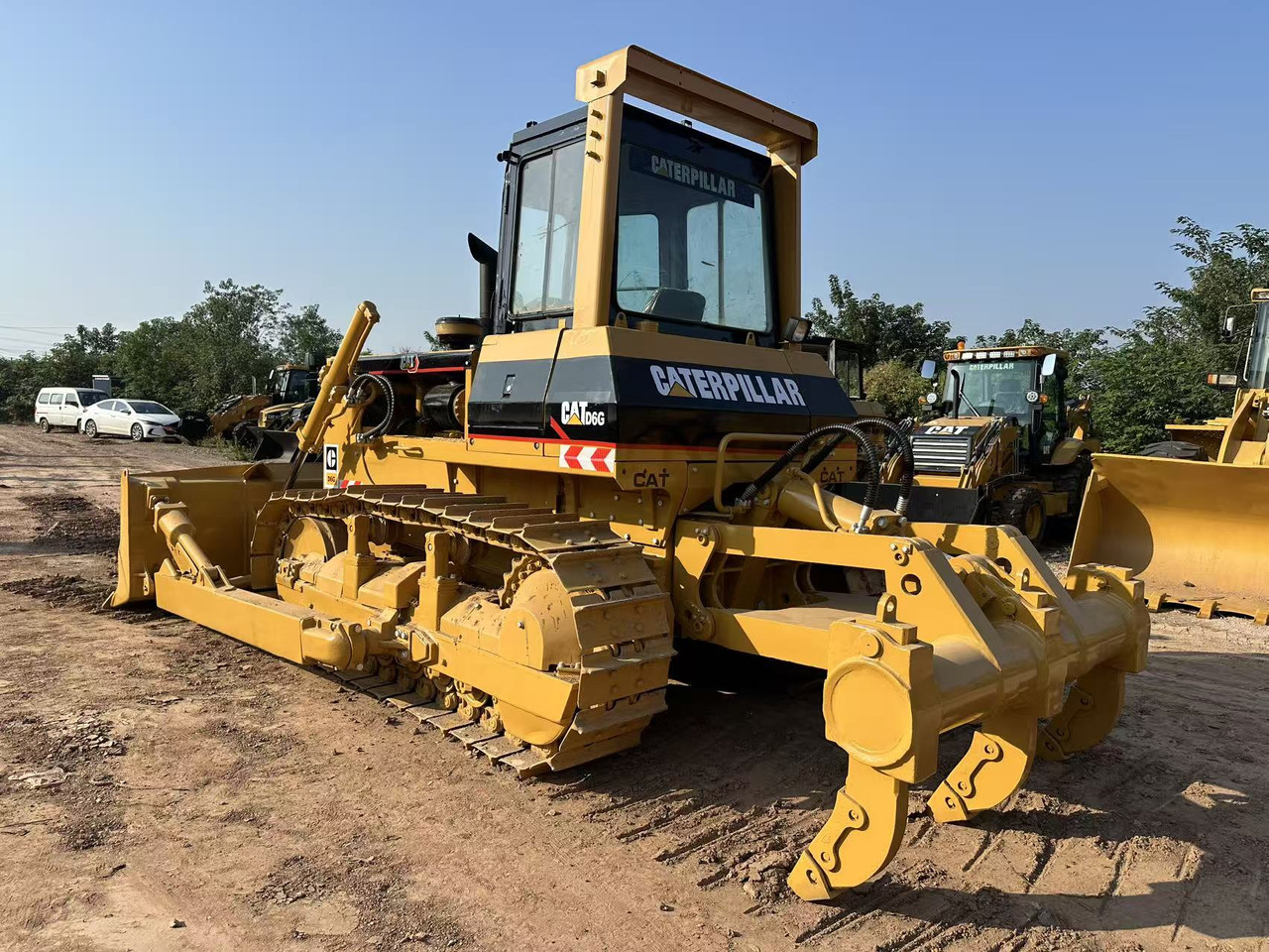 CATERPILLAR D6G - Bulldozer: foto 1 CATERPILLAR D6G - Bulldozer: foto 1
