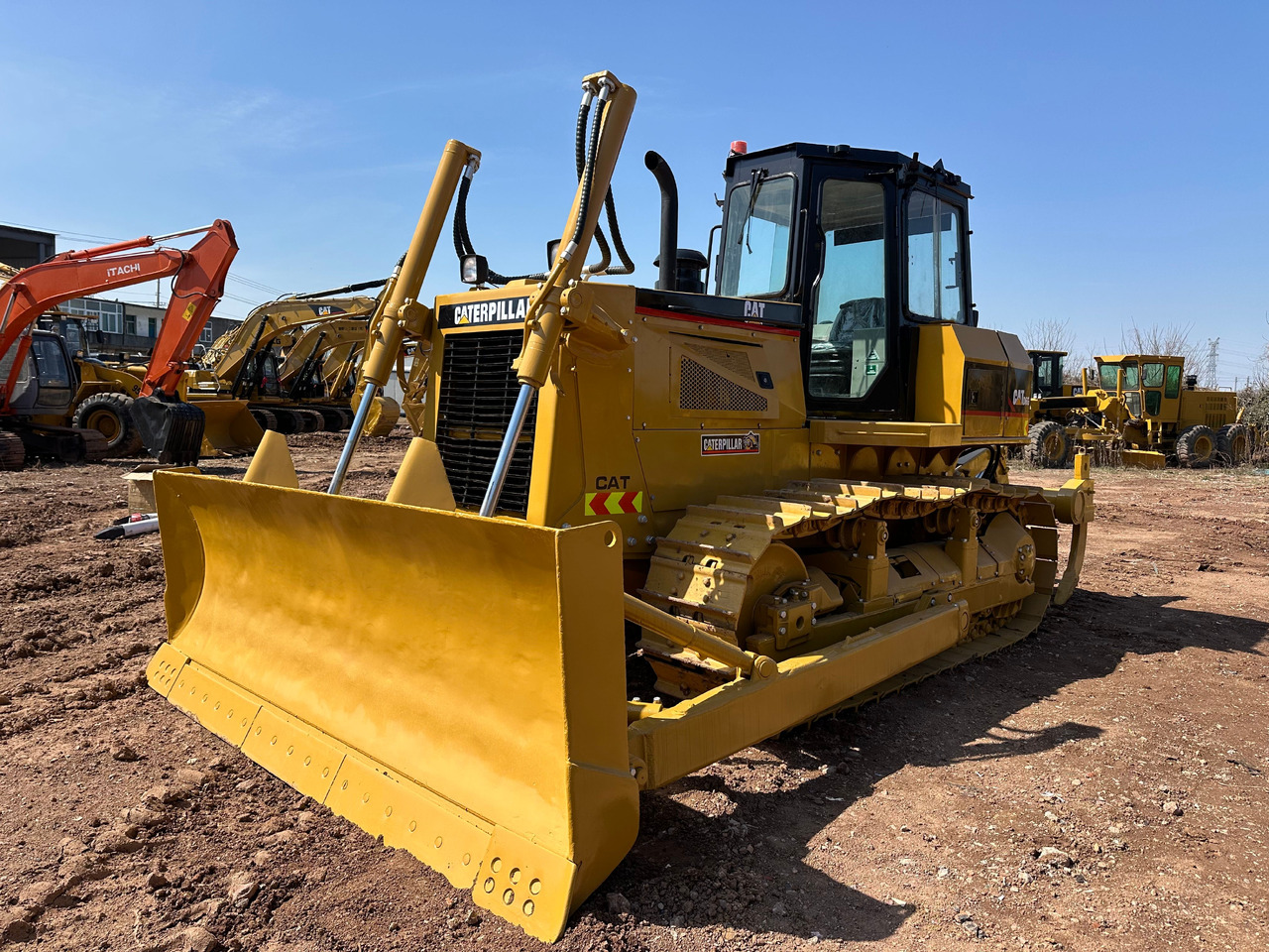 CATERPILLAR D6G bulldozer - Bulldozer: foto 1 CATERPILLAR D6G bulldozer - Bulldozer: foto 1