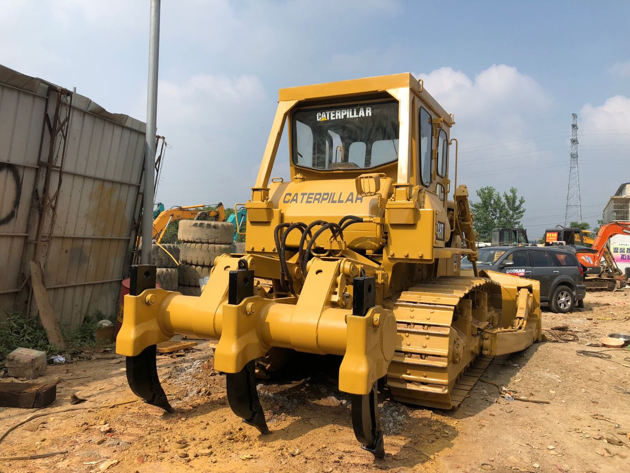 CATERPILLAR D8K - Bulldozer: foto 1 CATERPILLAR D8K - Bulldozer: foto 1
