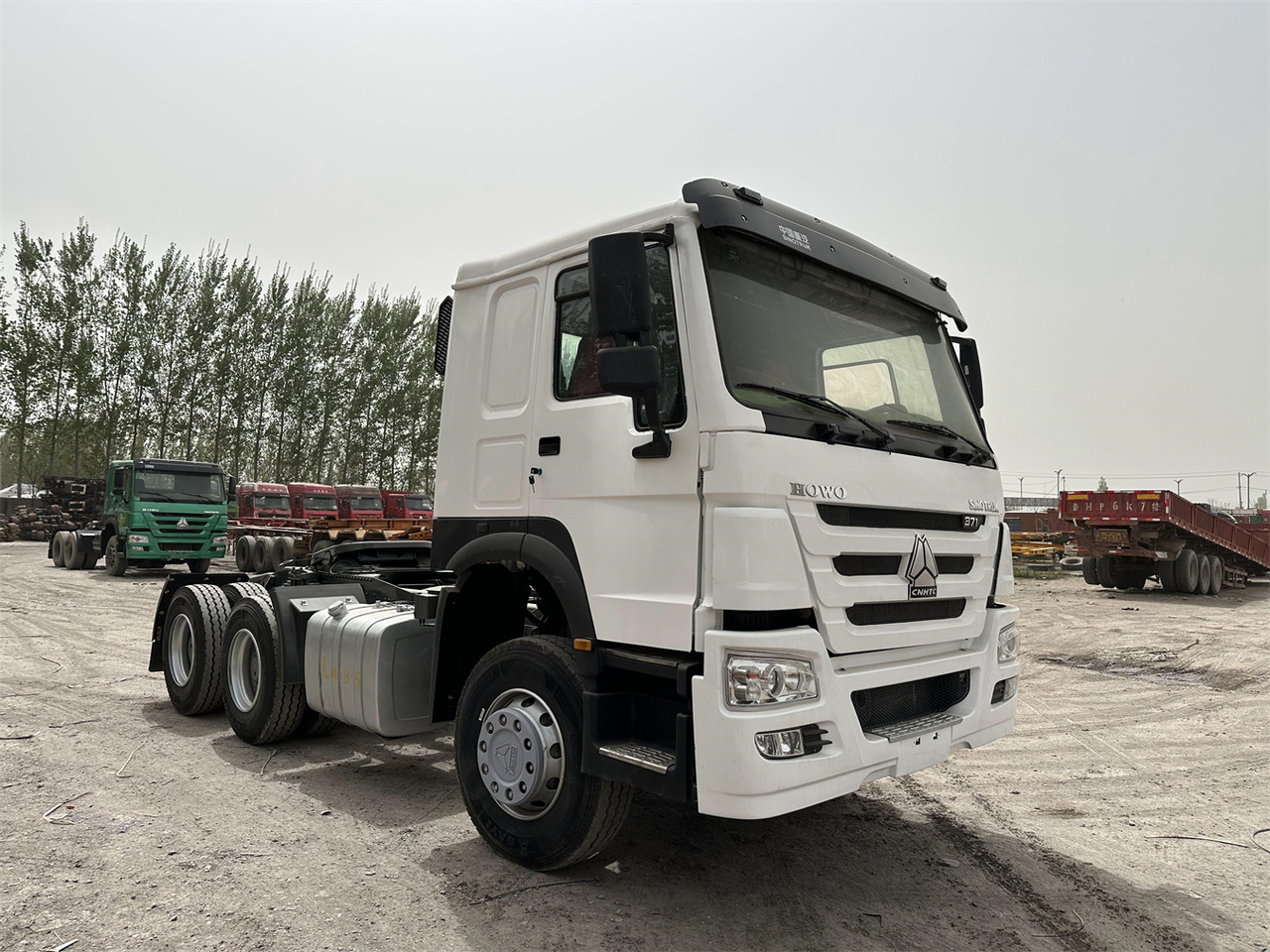 SINOTRUK Howo 371 Truck Head - Cabeza tractora: foto 1 SINOTRUK Howo 371 Truck Head - Cabeza tractora: foto 1