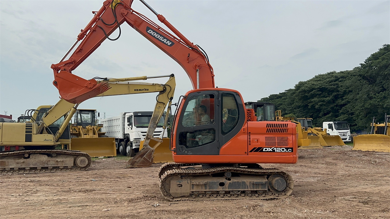DOOSAN DX120 - Excavadora de cadenas: foto 2 DOOSAN DX120 - Excavadora de cadenas: foto 2
