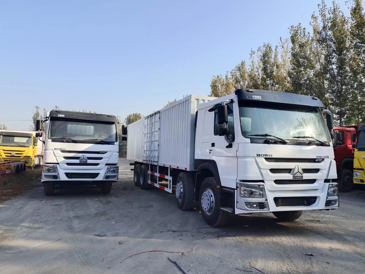 SINOTRUK 400 HOWO Box truck - Camión isotérmico: foto 4 SINOTRUK 400 HOWO Box truck - Camión isotérmico: foto 4