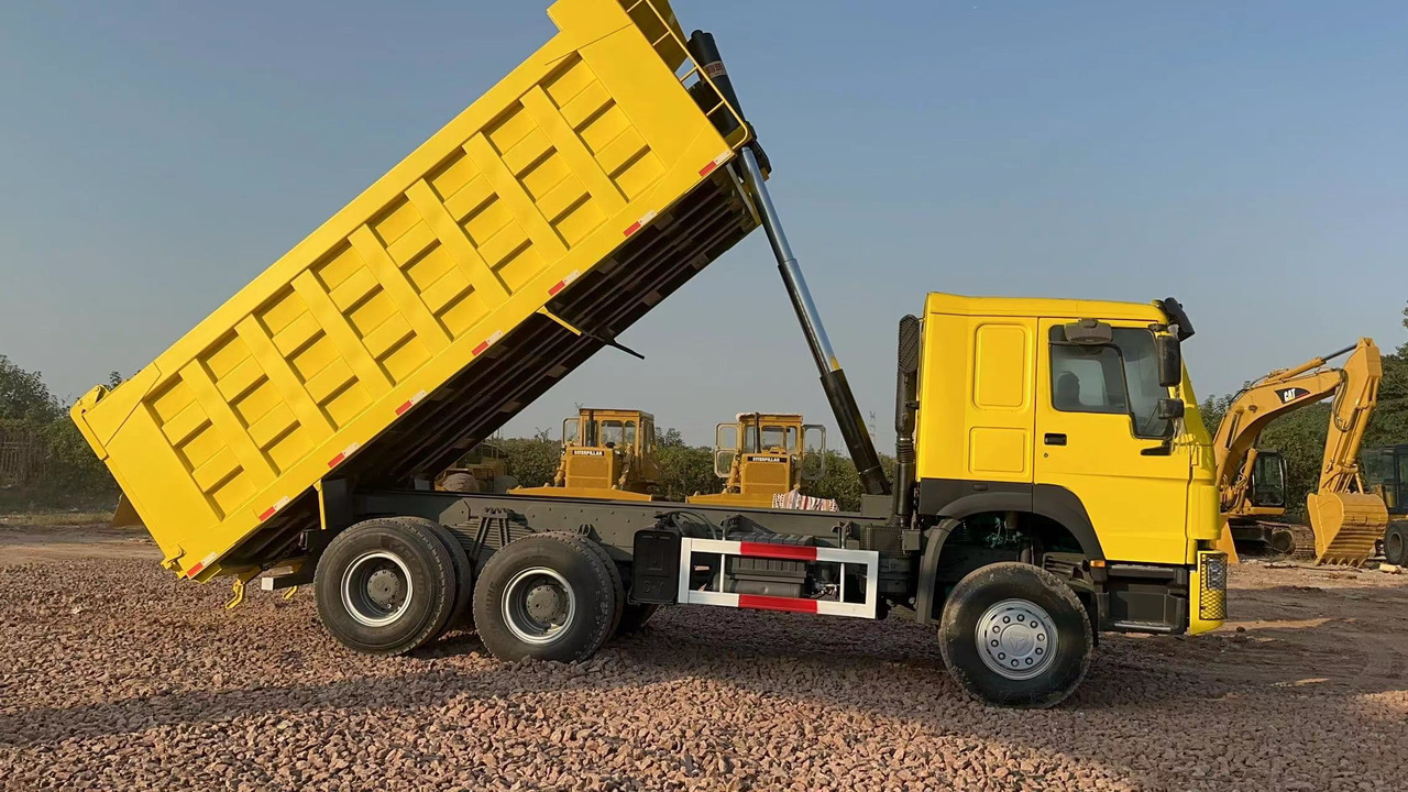 SINOTRUK HOWO 371 Dump Truck - Camión volquete: foto 2 SINOTRUK HOWO 371 Dump Truck - Camión volquete: foto 2